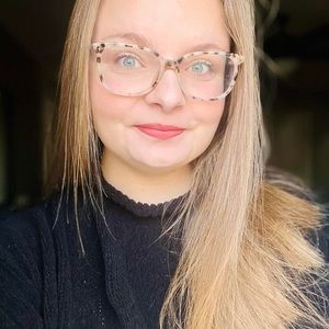 Meet your Posher, Rebecca